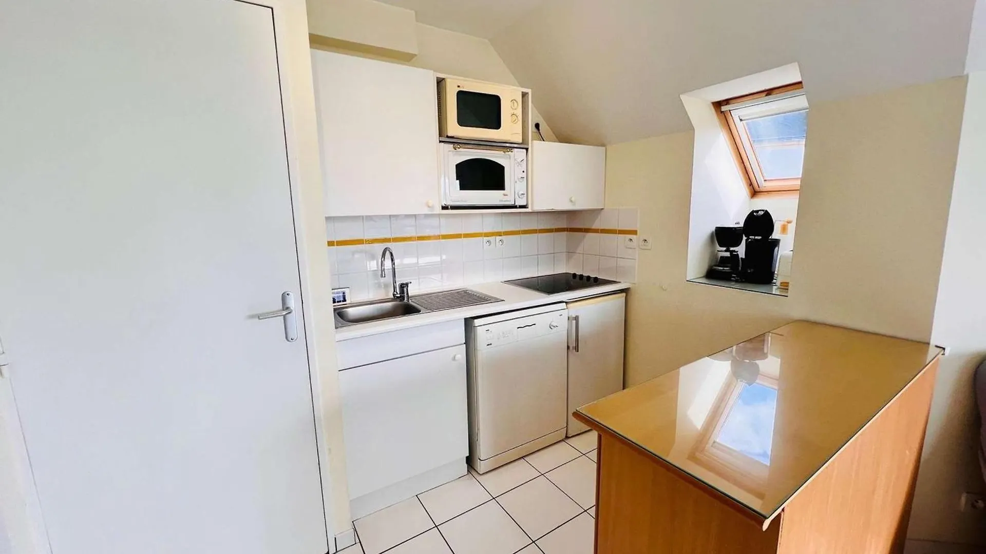 Quiberon: Charmant T3 Avec Terrasse, 20M De La Plage, Parking, Animaux Acceptes - Fr-1-478-29 퀴베론